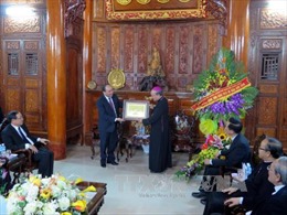 Phó Thủ tướng Nguyễn Xuân Phúc thăm Tòa Tổng Giám mục Giáo phận Huế